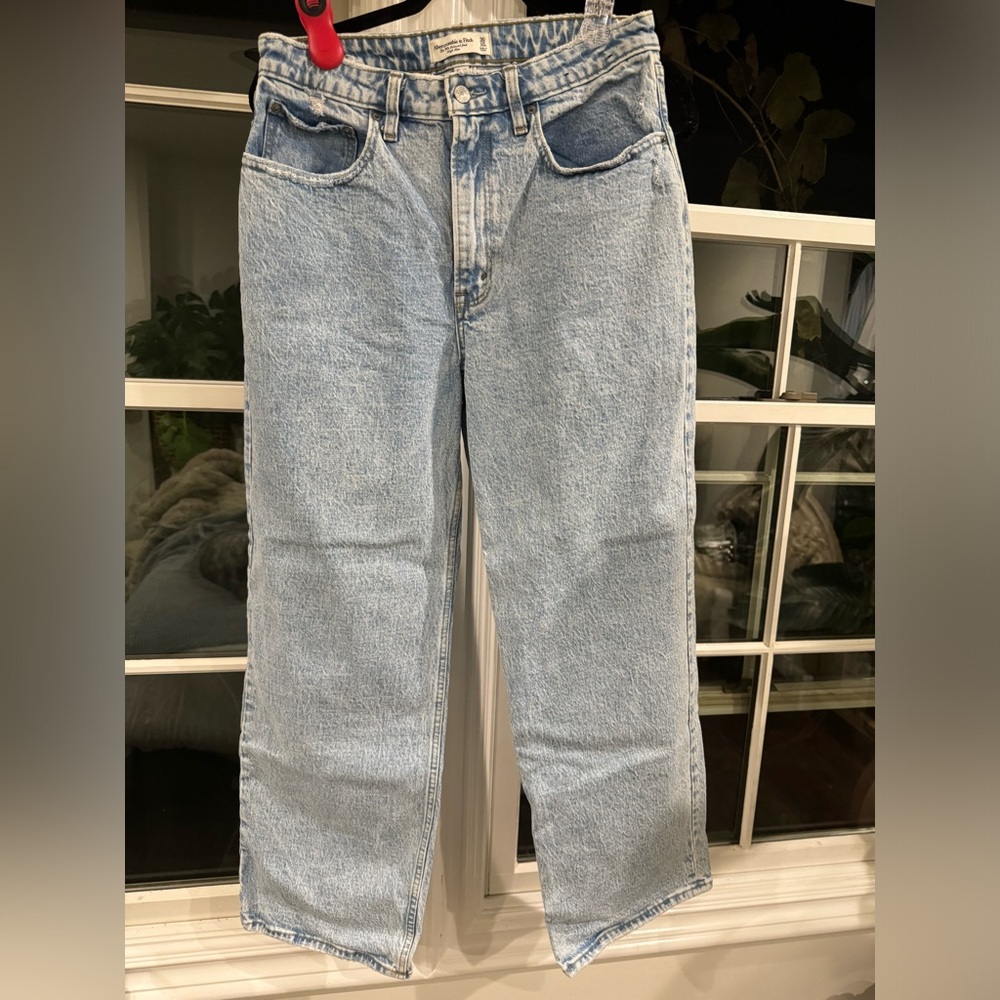 Abercrombie & Fitch 90’s Relaxed Jean High Rise Curve Love